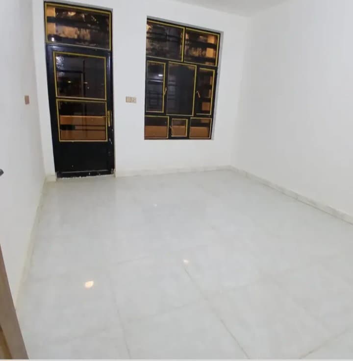 دار للبيع جديد تسليم مفتاح في حي البساتين 